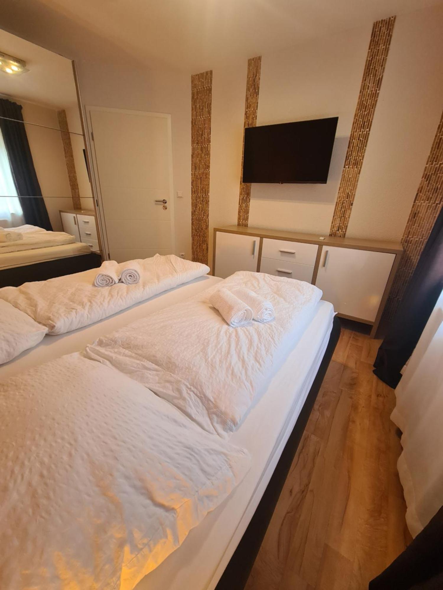 Exklusive Moderne 2 Zi. Wohnung In Ruhiger Lage Schechingen ภายนอก รูปภาพ